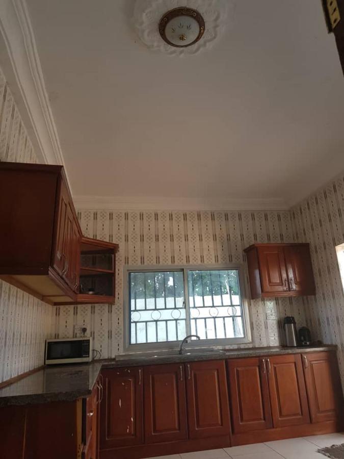 Touray Guest House Old Yundum Buitenkant foto
